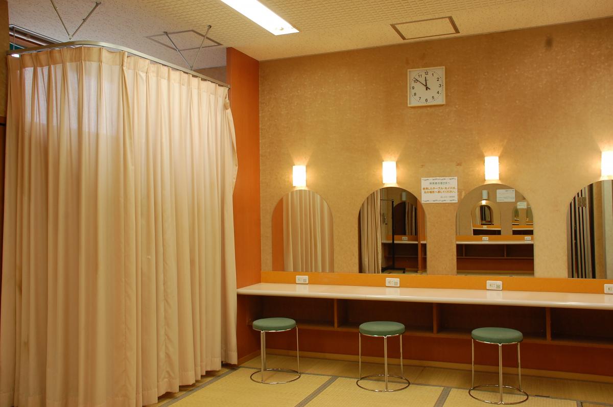 Okinawa Civic Theater Ashibina