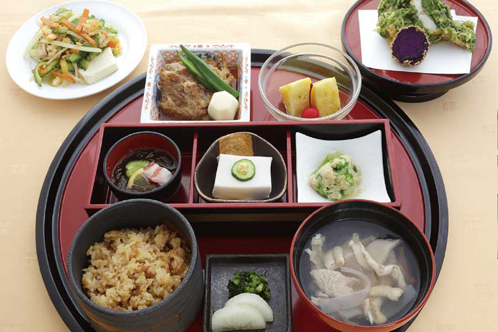 ランチ　紅花　1600円（税別）