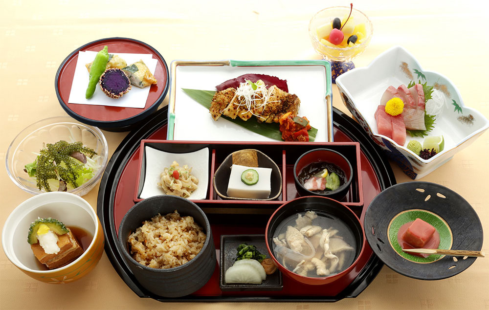 ディナー　浜風3200円（税別）