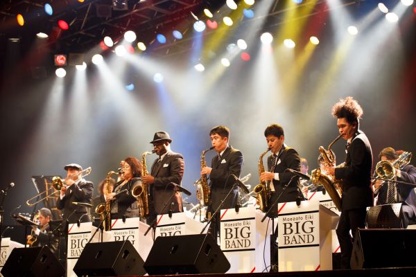 真栄里英樹BIGBAND