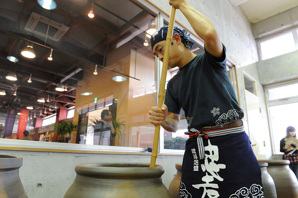 手造り泡盛工場