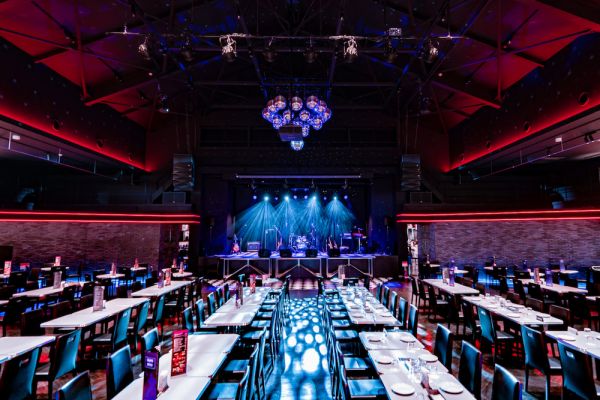 Table seating during normal business hours
