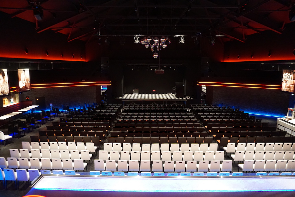 Approx. 475 seats arrangement (rear view)