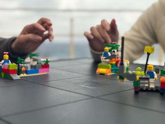 琉球新報開発「LEGO® SERIOUS PLAY ®メソッドと教材を活用したワークショップ 」～心地よいストレス～