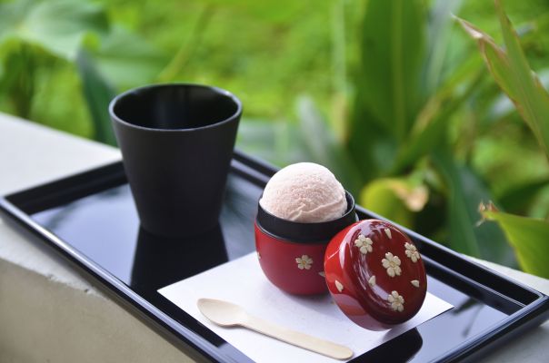 角萬漆器